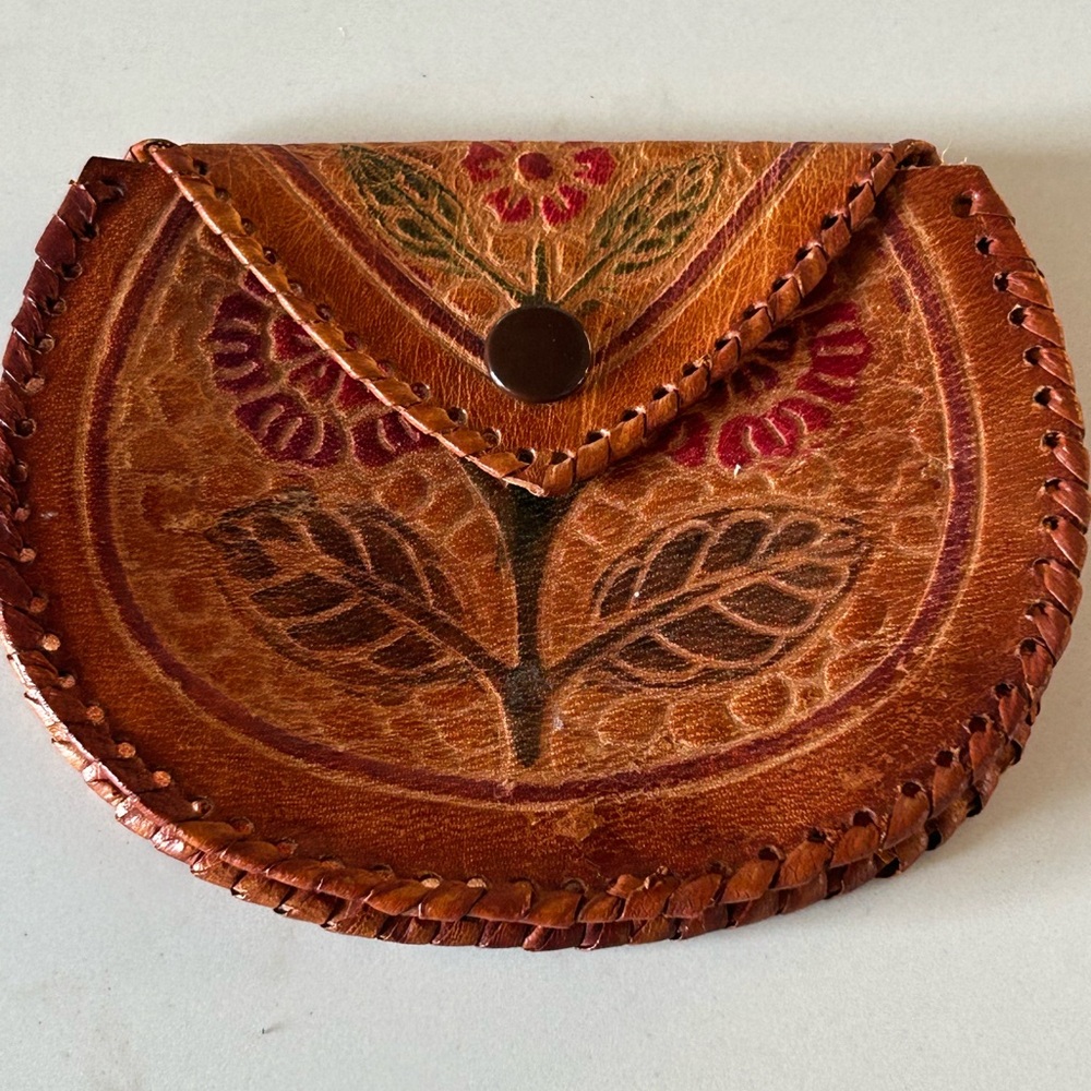 Vintage Handcrafted Floral Leather Tooled Coin Purse
